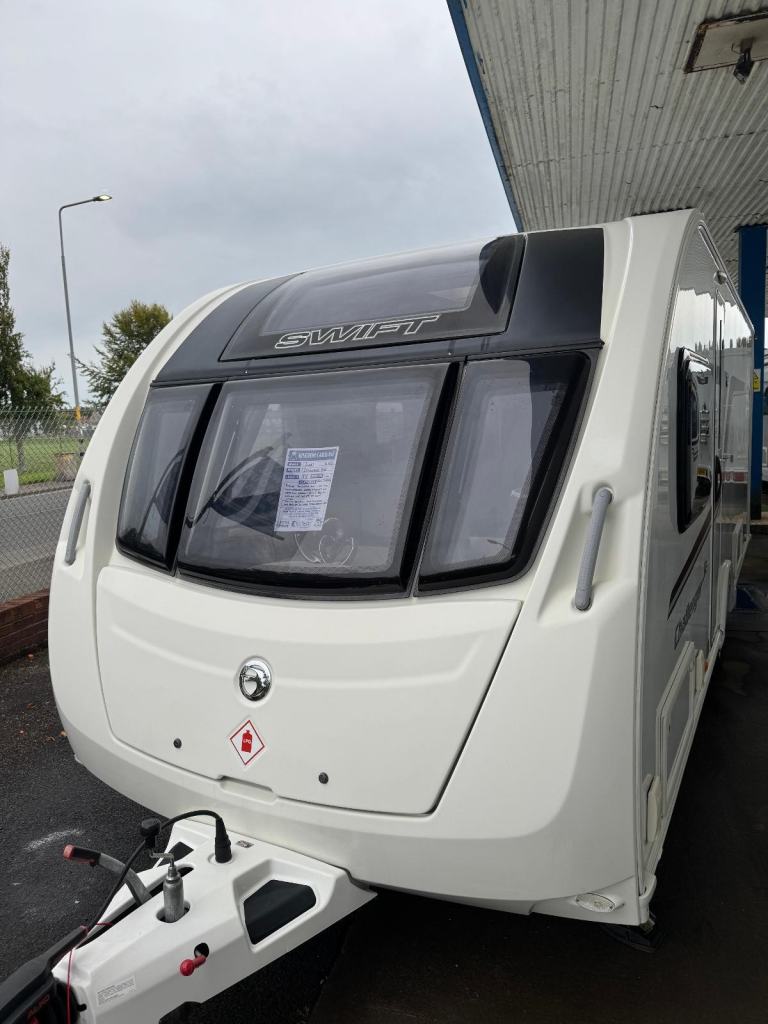 Swift Challenger 580 SE, 2015, Fixed Island bed, mover