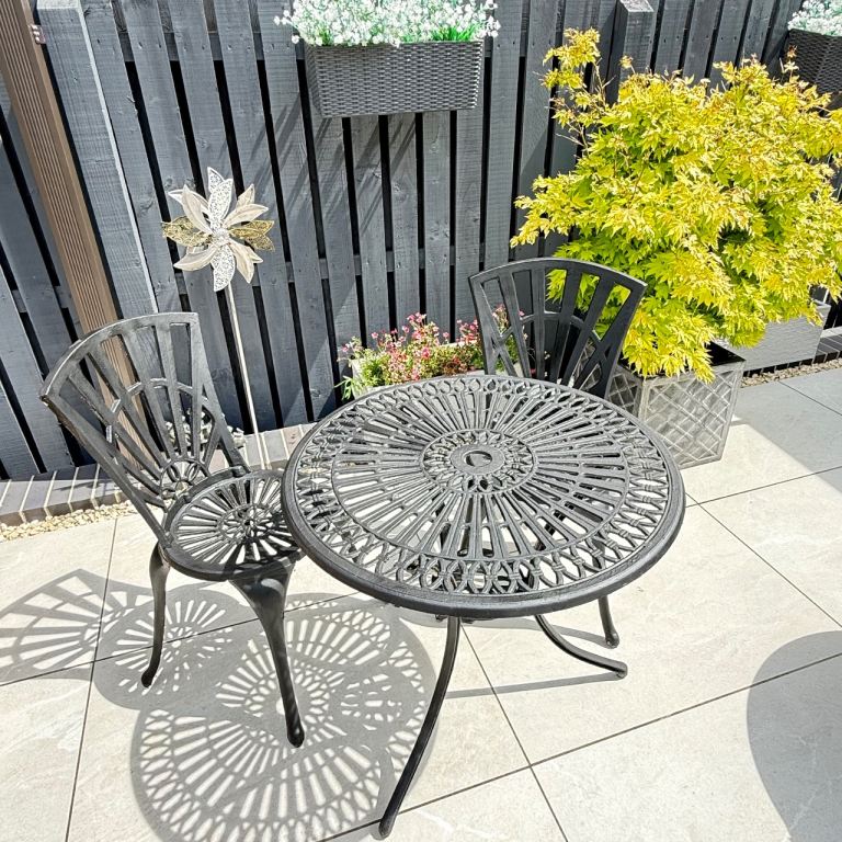 Bistro table and 2 x chairs 