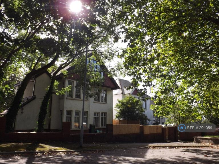 2 bedroom flat in Pen-Y-Lan Road, Cardiff, CF23 (2 bed) (#2911059)
