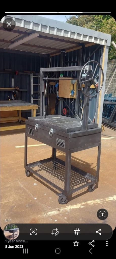 Santa Maria BBQ Grill Pit with Cart – Good Condition