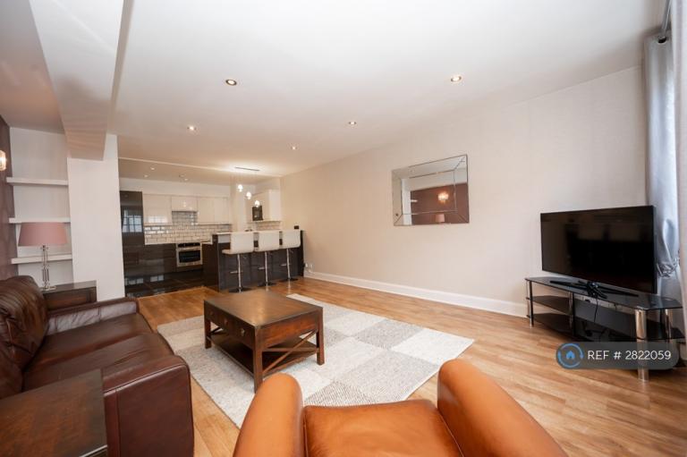 1 bedroom flat in Tamarind Court, London, SE1 (1 bed) (#2822059)