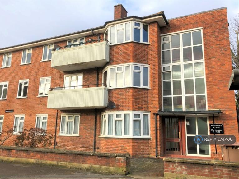 3 bedroom flat in Surbiton Road, Kingston Upon Thames, KT1 (3 bed) (#2747106)