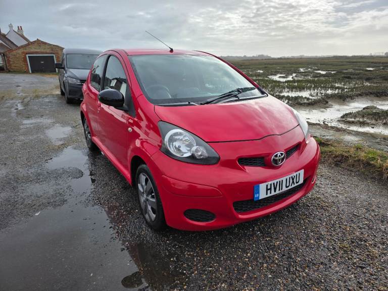 Toyota, AYGO, Hatchback, 2011, Manual, 998 (cc), 5 doors