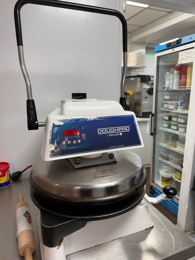 Doughpro pizza press 
