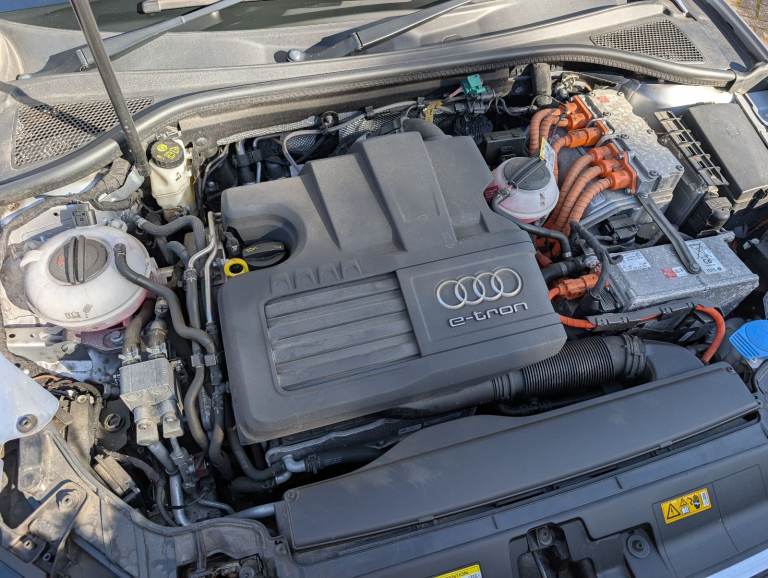 Audi A3 e-tron, Hatchback, 2015, Semi-Auto, 1395 (cc), 5 doors