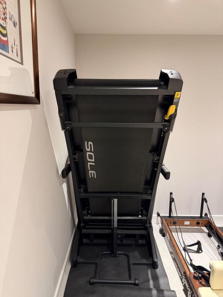 SOLE F63 Folding Treadmill (2018) – Excellent Condition – £495
