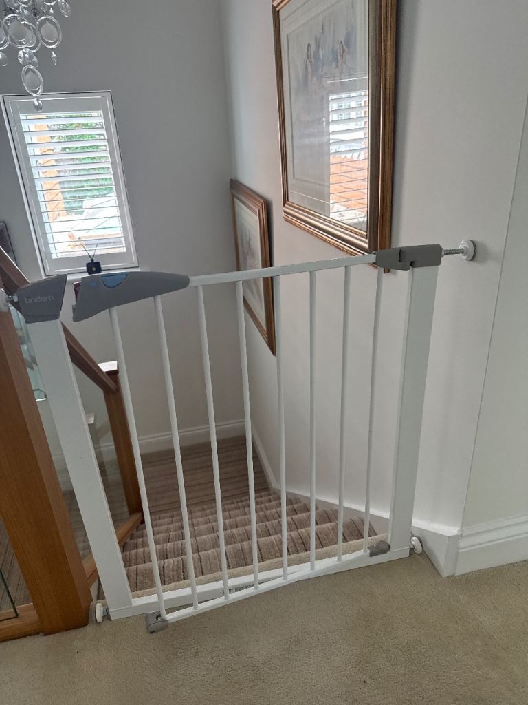 Safety 1st Stair Gate – White Metal, Good Condition