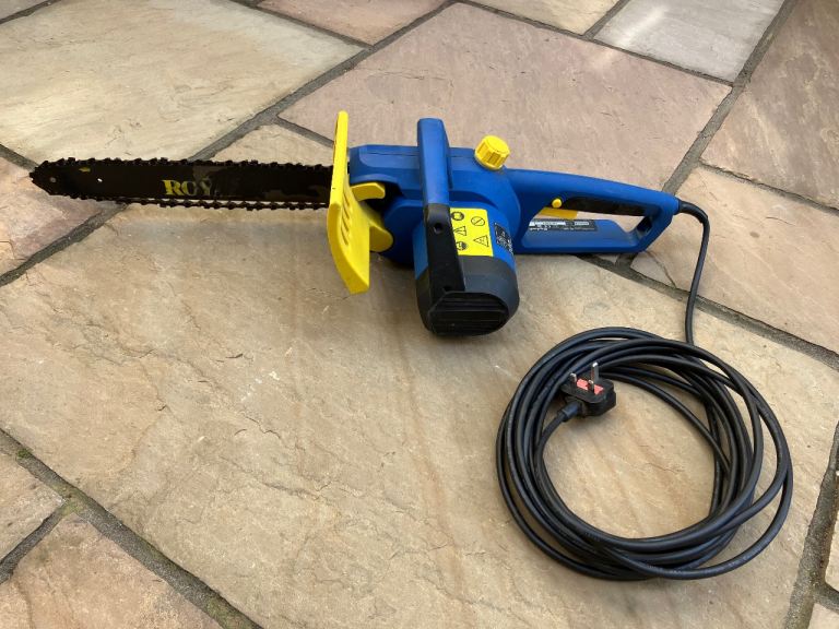 Electric chainsaw 