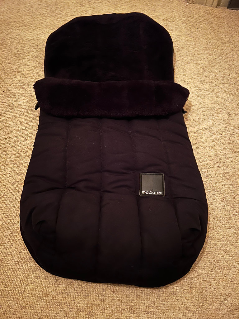 Maclaren Black Fur-lined Footmuff Cosy Toes