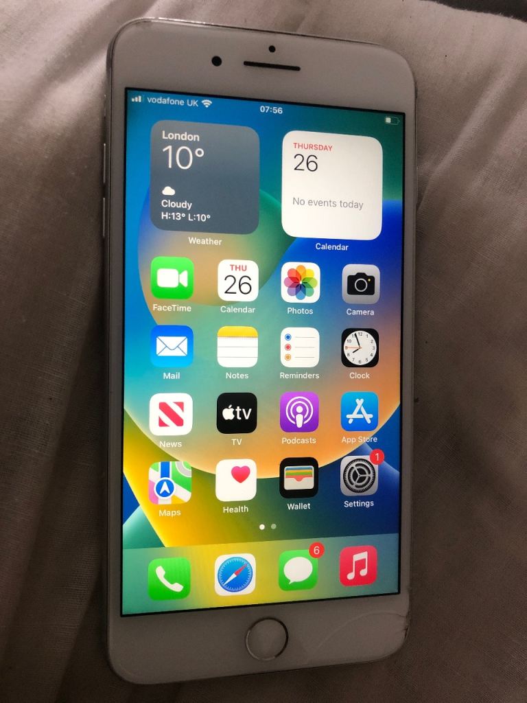 Apple iPhone 8 Plus 64gb unlocked wireless charging don’t work tiny crack at bottom on touch screen