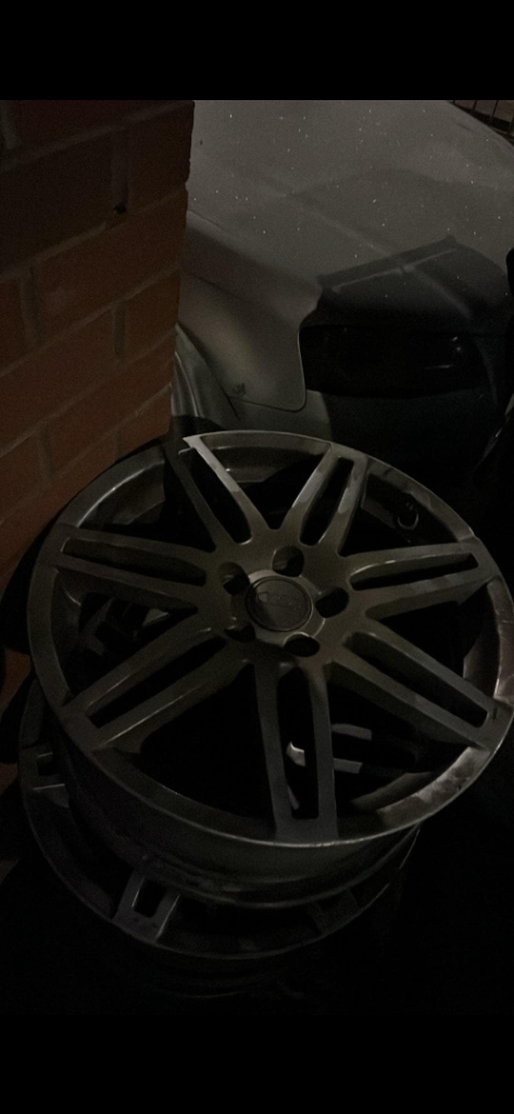 Full set of Audi leman alloys silver 