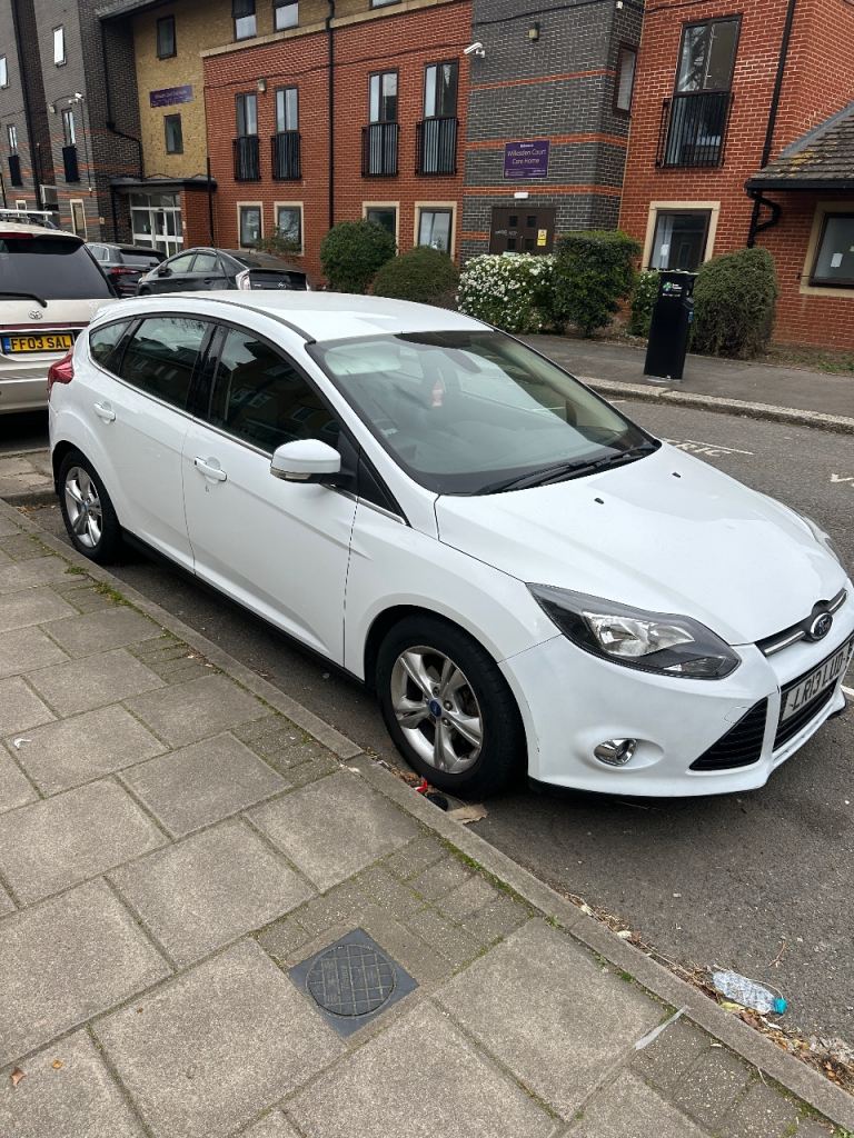 Ford Focus 2013 Automatic 1.6L zetec powershift