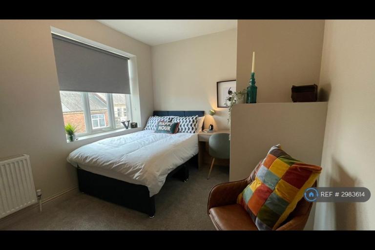 1 bedroom in Storey Square, Barrow-In-Furness, LA14 (#2983614)