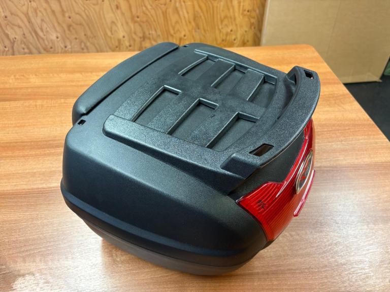 2023 / 23 Royal Enfield CLASSIC 350 £3250 Black 201 miles.