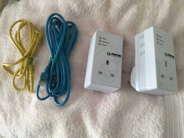 2 x Simpler Networks HP200PT64BT Passthrough powerline adapters