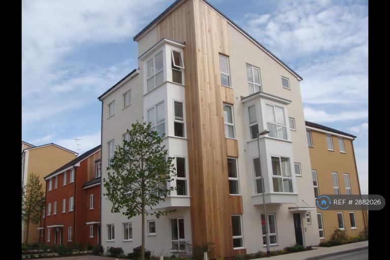 2 bedroom flat in Gweal Avenue, Reading, RG2 (2 bed) (#2882026)
