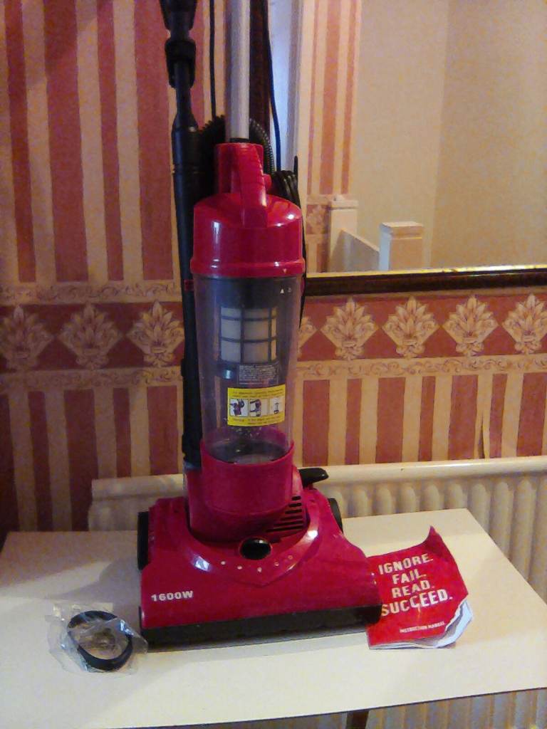 Argos bagless 1600W, vacuum cleaner 