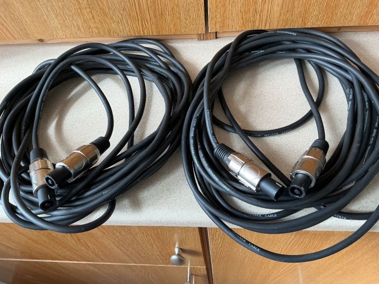 Pair of 10 m speaker cables