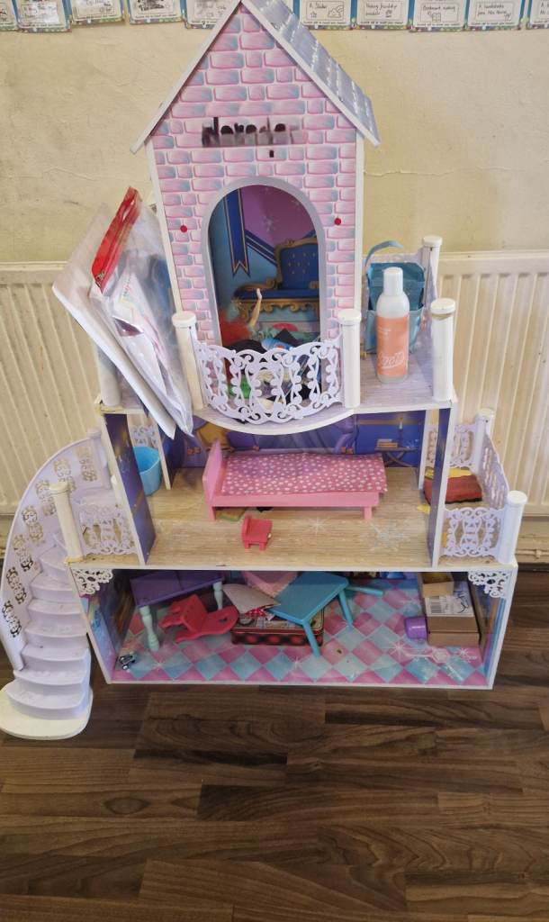 Kids dollhouse