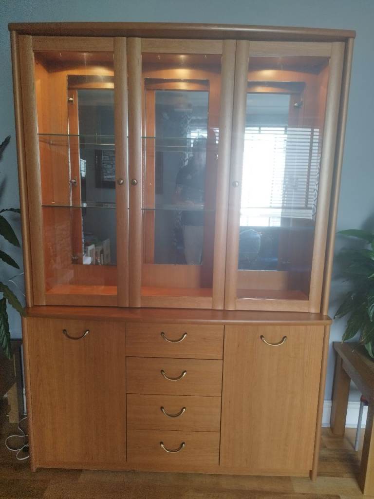 Display cabinet 