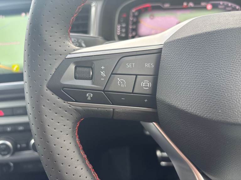 2025 SEAT Ateca 1.5 TSI EVO FR Black Edition 5dr DSG Estate PETROL Automatic