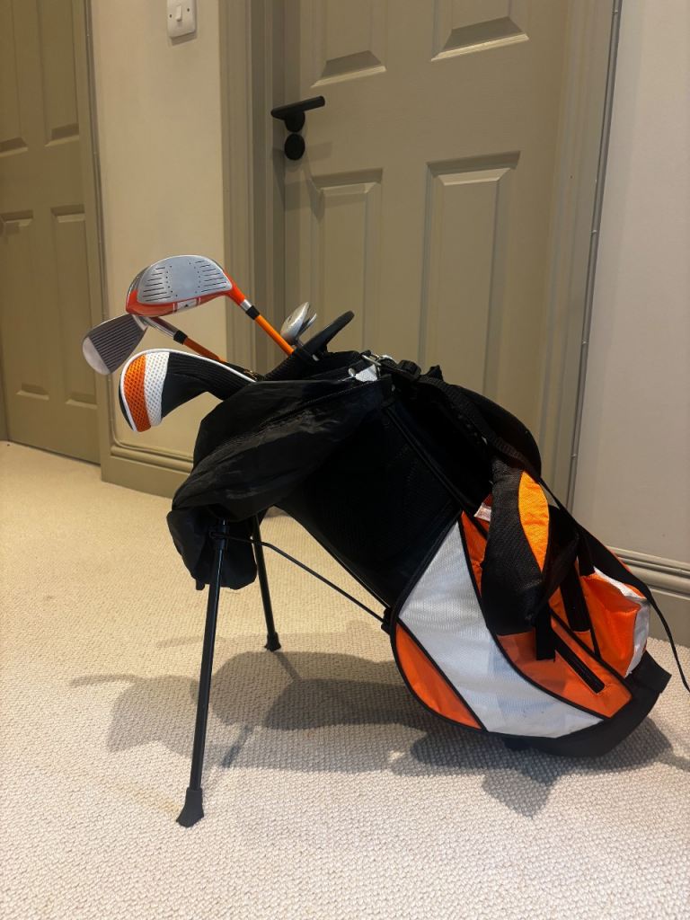 Kids Left Handed Junior Golf Club Set with Stand Bag – Good Condition