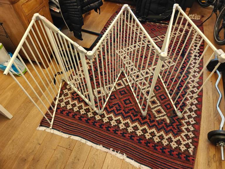 Dog gate with door and lever 