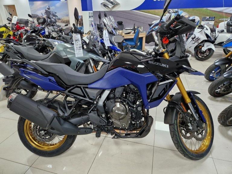 SUZUKI DL 800 DE IN BLACK