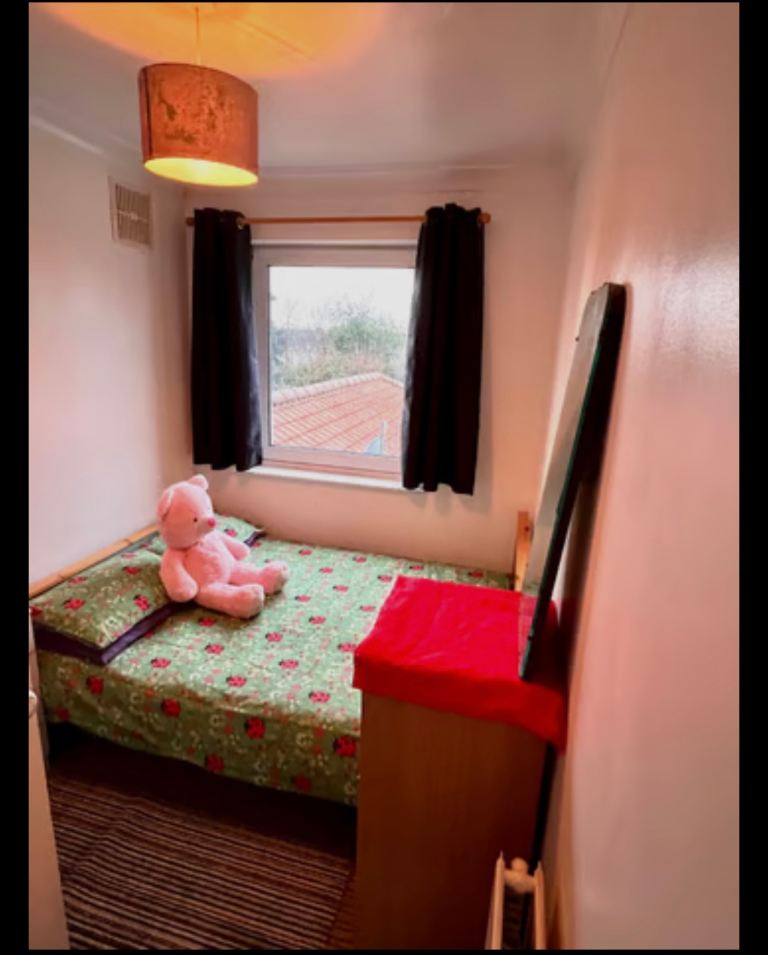 Single room with double bed