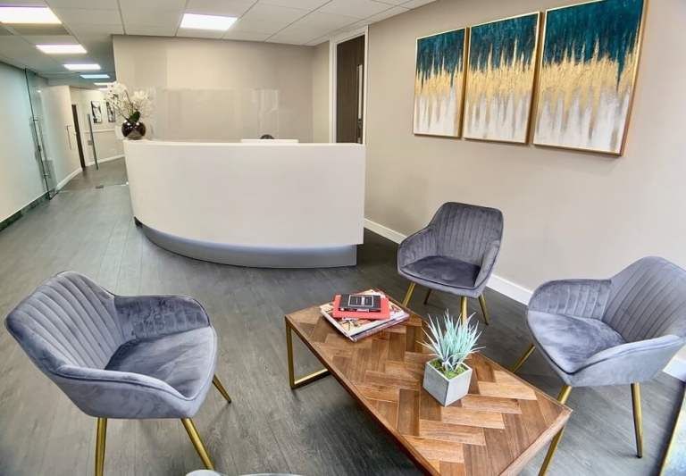 Furnished offices to rent in *Farringdon*. Office Spaces for 4 to 50 desks EC1