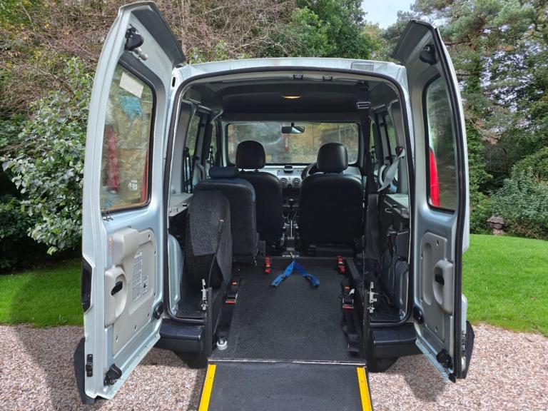 2008 Renault Kangoo Wheelchair Accessible Vehicle + 3 Seater + Electric Remote Winch  MPV Petrol ...