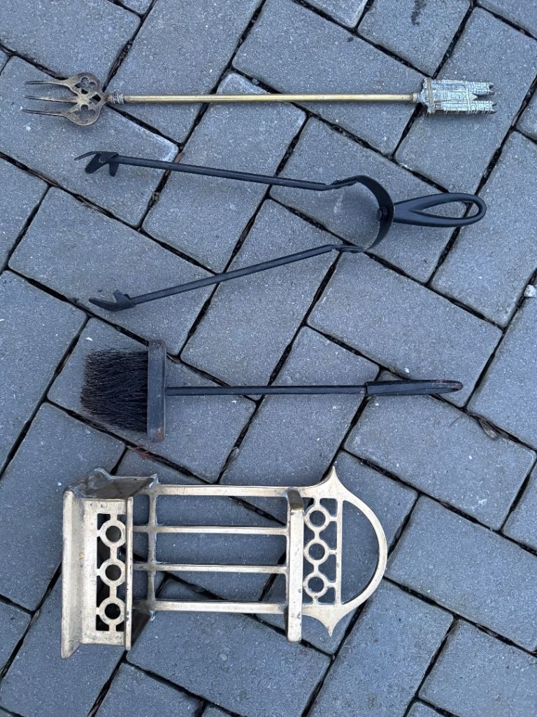 Fire set (Bucket/Skuttle, Poker, Tongs, Brush) - FREE