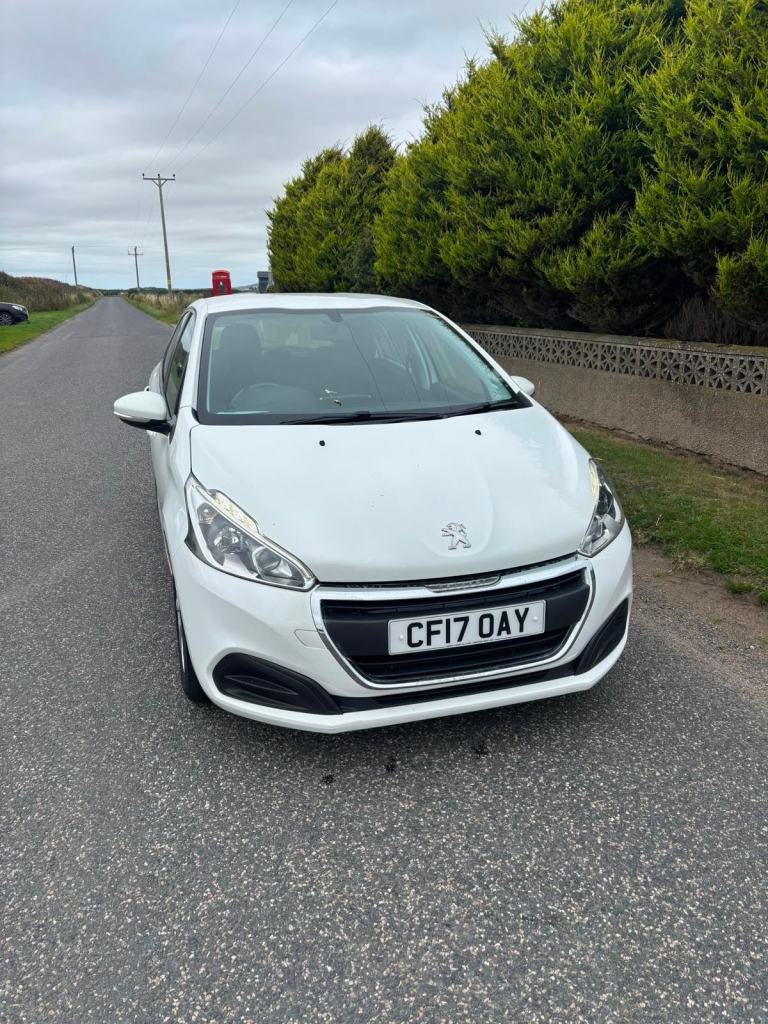 2017 17 Peugeot 208 Active 1.6 Diesel White 5 Door MOT 02/27 £20 Road Tax.