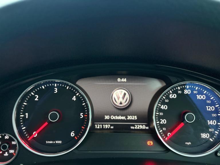 2015 Volkswagen Touareg 3.0 V6 TDI BlueMotion Tech 262 R-Line 5dr Tip Auto Euro 6 ESTATE Diesel A...