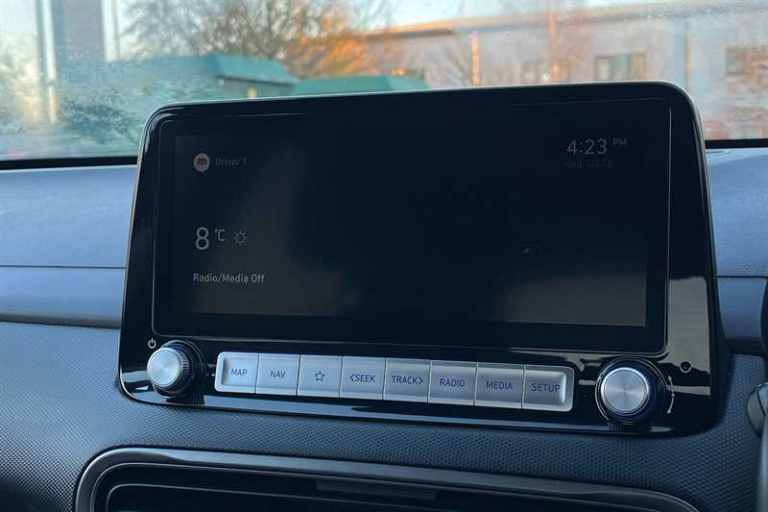 2022 Hyundai KONA 64kWh Premium SUV 5dr Electric Auto (10.5kW Charger) (204 ps) SUV Electric Auto...