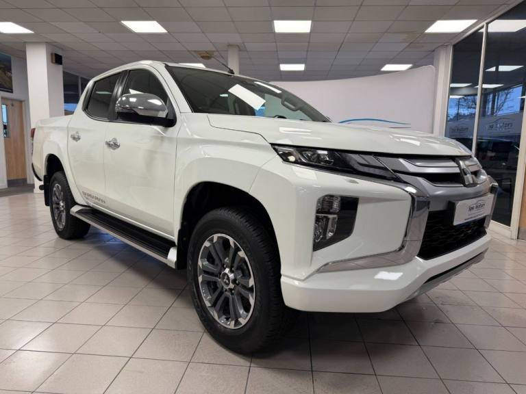 2020 Mitsubishi L200 2.2 DI-D DC Barbarian Pickup Double Cab 4dr Diesel Manual 4WD Euro 6 (s/s)  ...