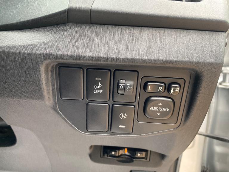 2015 Toyota Prius PRIUS T SPIRIT VVT-I CVT Hybrid