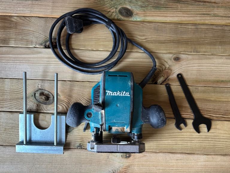 Makita Router – Good Condition with Accessories
