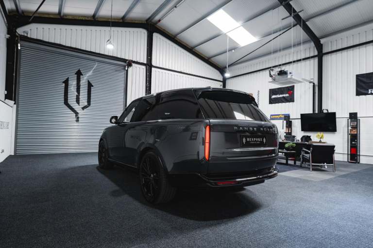 LAND ROVER RANGE ROVER 3.0 P550e 38.2kWh Autobiography 2024