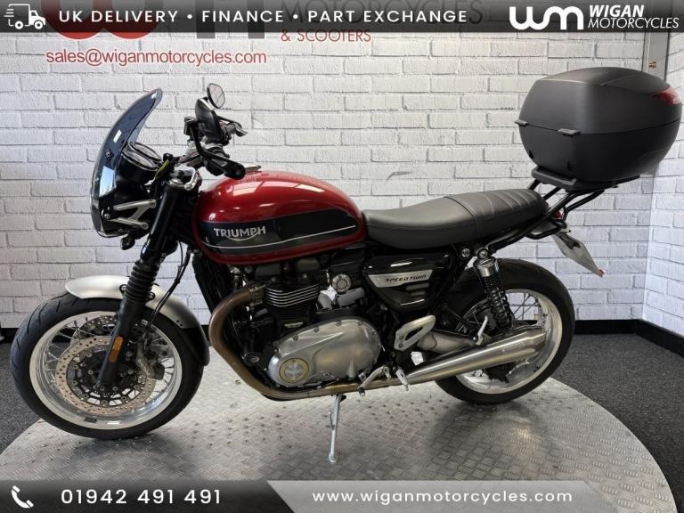 TRIUMPH SPEED TWIN 1200