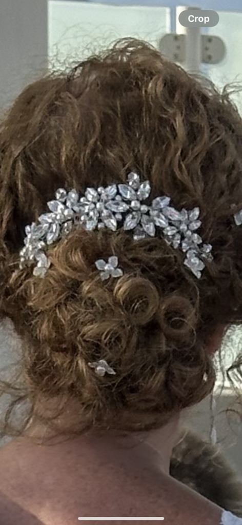 Crystal and pearl hair piece