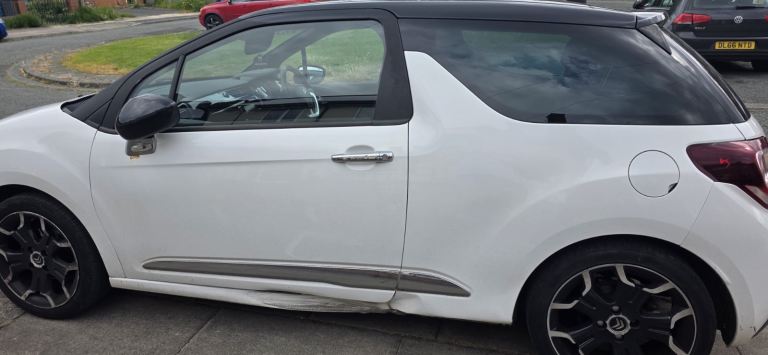 Citroen, DS3, Hatchback, 2013, Manual, 1598 (cc), 3 doors