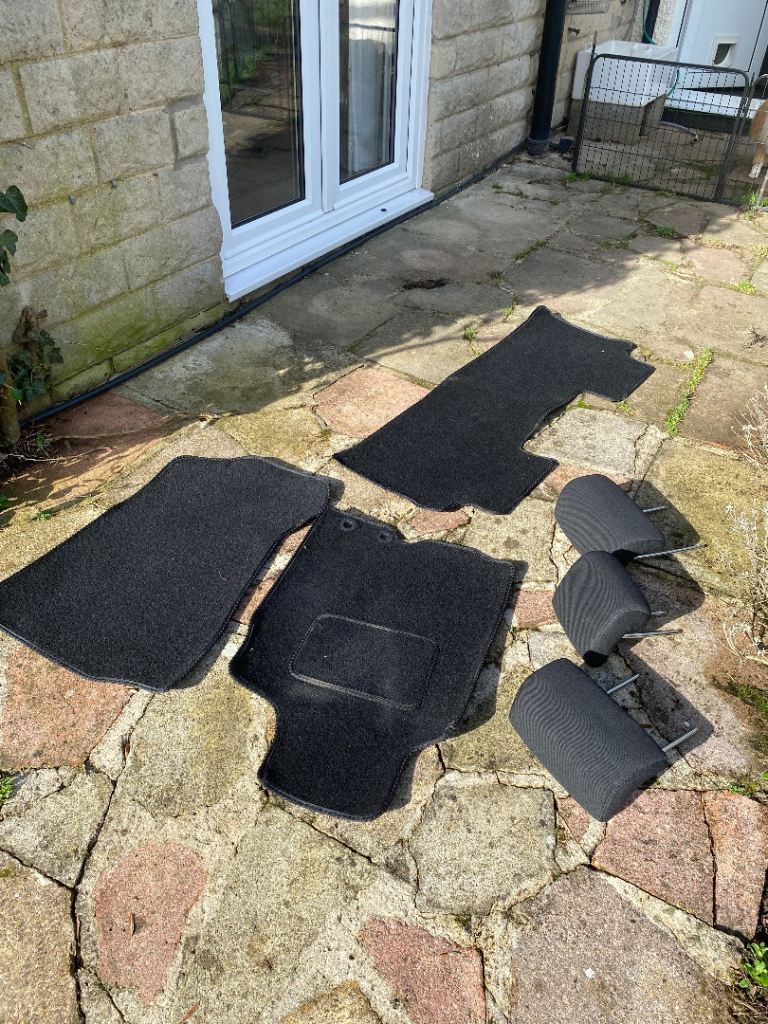 Honda CRV Headrests/Carpets/Rear shelf