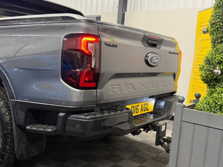 2025 Land Rover Defender 3.0 D350 Hard Top X-Dynamic HSE Auto PANEL VAN DIESEL Automatic