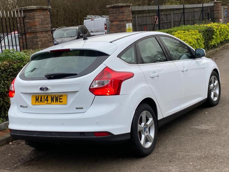 2014 Ford Focus 1.0 EcoBoost Zetec Navigator 5dr HATCHBACK PETROL Manual