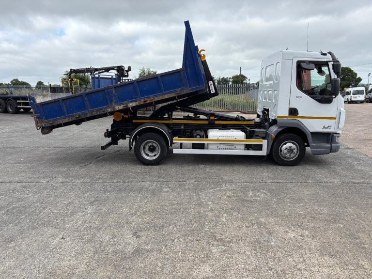 2016 Daf hook loader 7.5 ton Steel drop side body With ramp manual gear box 