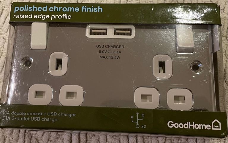 POLISHED CHROME WHITE INSERT DOUBLE SWITCHED SOCKET WITH USB CHARGER USB OUTPUT 