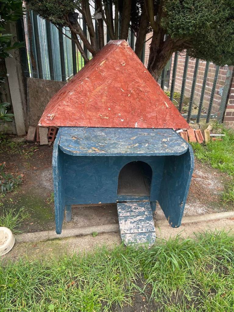 Handmade Wooden Dog Kennel with Weather-Protective Roof - LARGE WILL NEED A LARGE VECHILE OR VAN