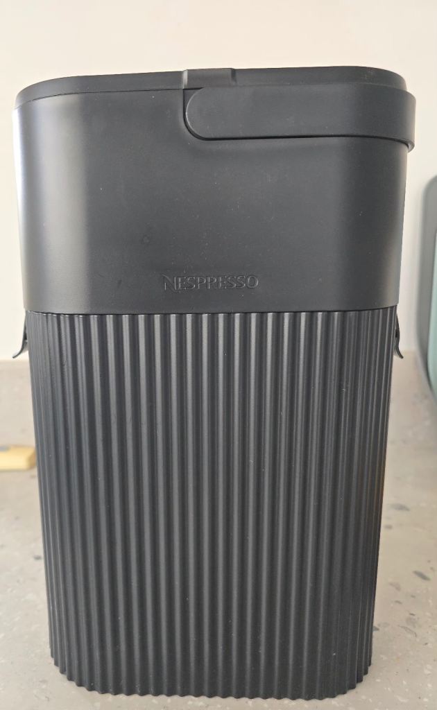 NESPRESSO Vertuo coffee machine and extras