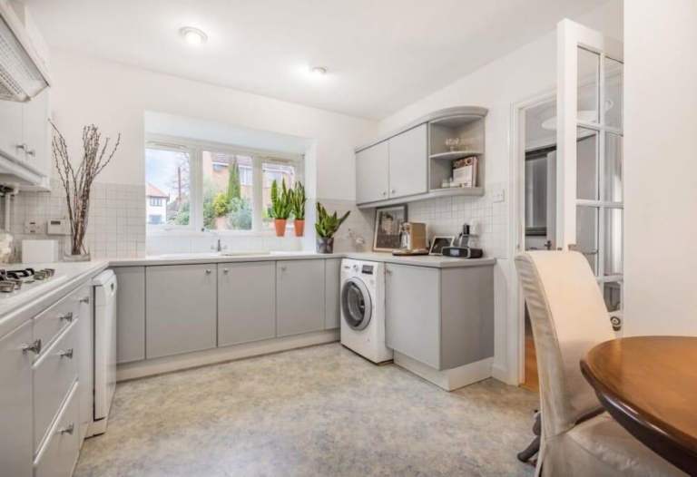 House in west wimbledon  for rent